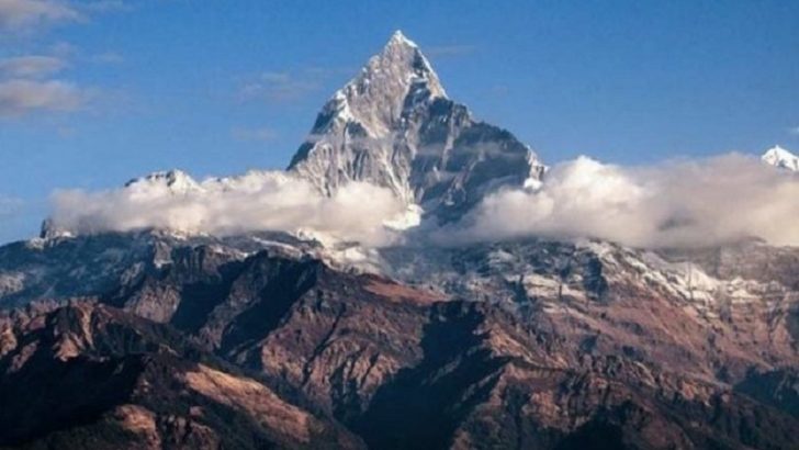 Snowstorm kills at least eight climbers on Nepal peak: officials
